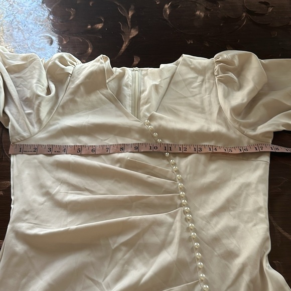 Elegant Cream Dress - Picture 6 of 8